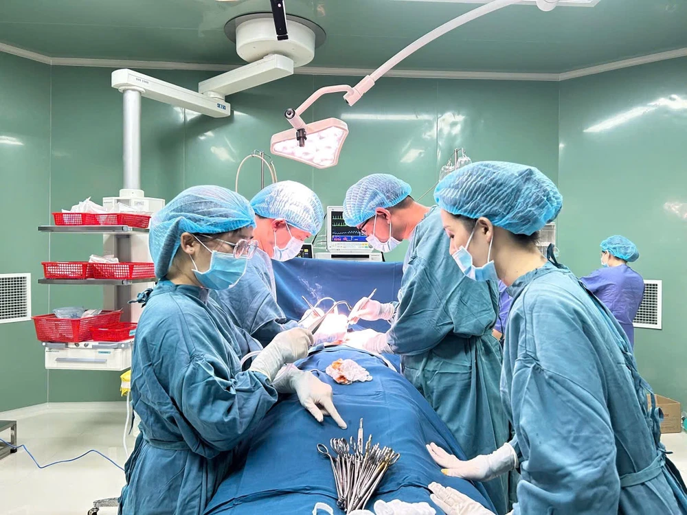 Nô đùa ở trường, học sinh ở Quảng Ngãi ngã từ tầng 1 xuống đất