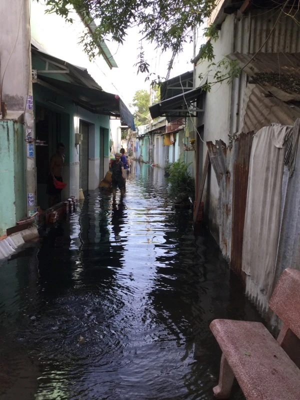 Khắc phục tình trạng ngập nước ở quận 12 ngay hôm nay ảnh 4