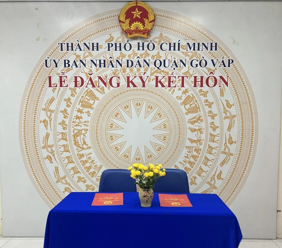 Phòng làm lễ trao giấy chứng đăng kết hôn tại UBND Quận Gò Vấp. Ảnh:NH