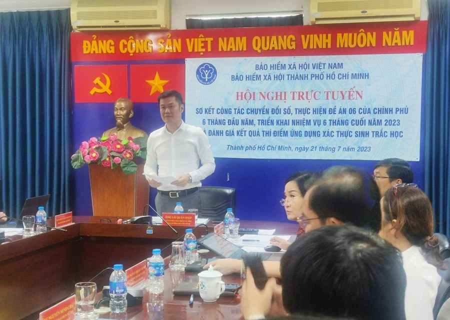 Ông Lò Quân Hiệp, Giám đốc BHXH TP.HCM phát biểu tại hội nghị. Ảnh: NGUYỄN HIỀN