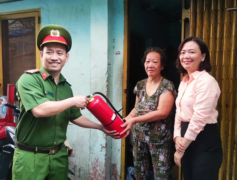 tang-binh PCCC-phuong- ben- thanh-cong an_h1.jpg