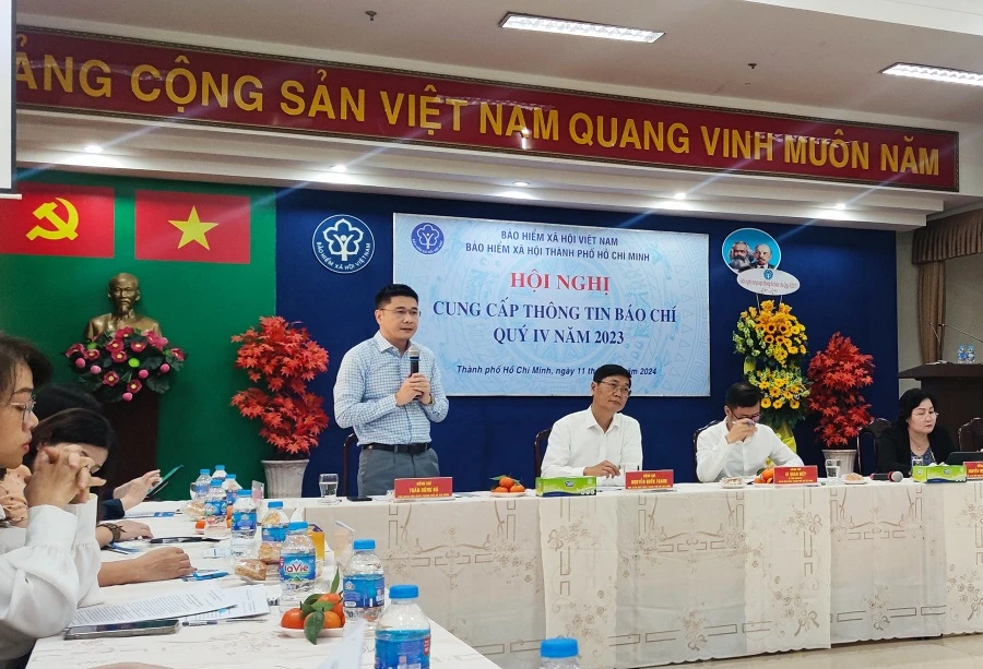 nhan BHXH 1 lan- xep hang dai.jpg