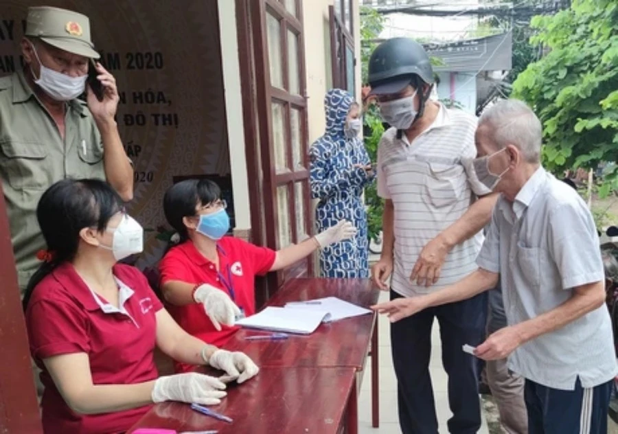 TP.HCM- ho tro-nguoi- kho -khan.jpg