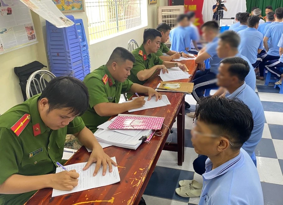 lua can-cuoc-diem-moi.jpg