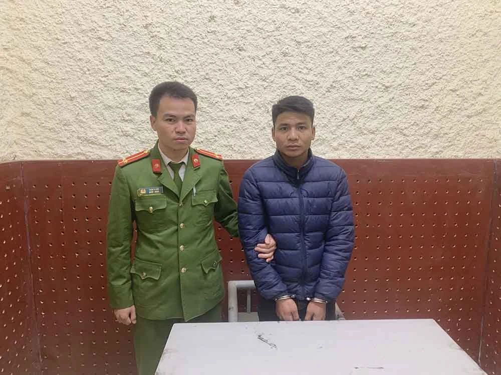 Bắt đối tượng đột nhập nhà dân đập két sắt, trộm tài sản