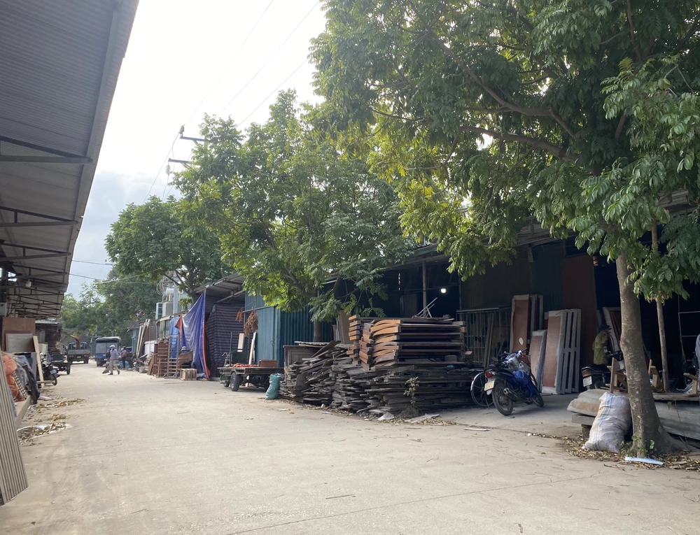 Dựng nhà xưởng trên đất nông nghiệp và nỗi niềm làng nghề Đan Phượng