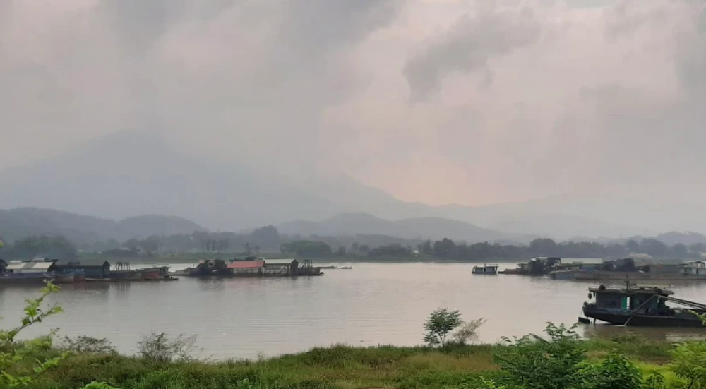 khai thác trái phép