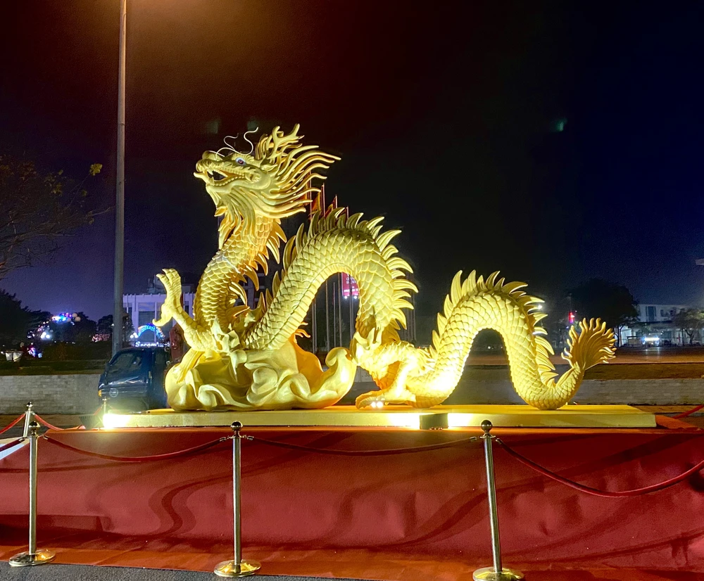 Linh vật rồng ở phú thọ 2.JPG