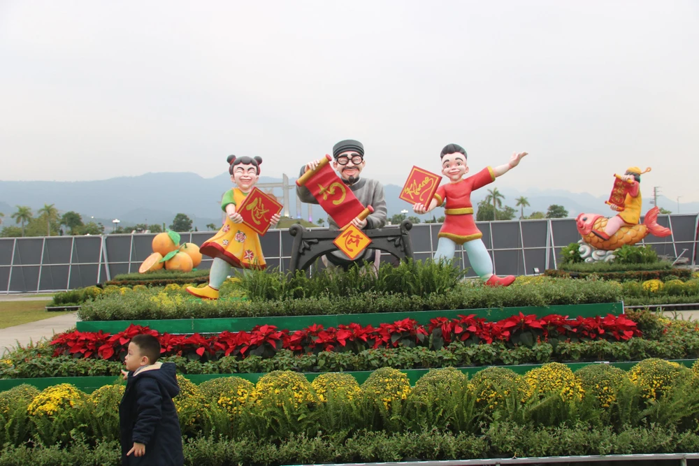 Cận cảnh linh vật rồng 'song long chầu nguyệt' ở Hòa Bình 3.jpg