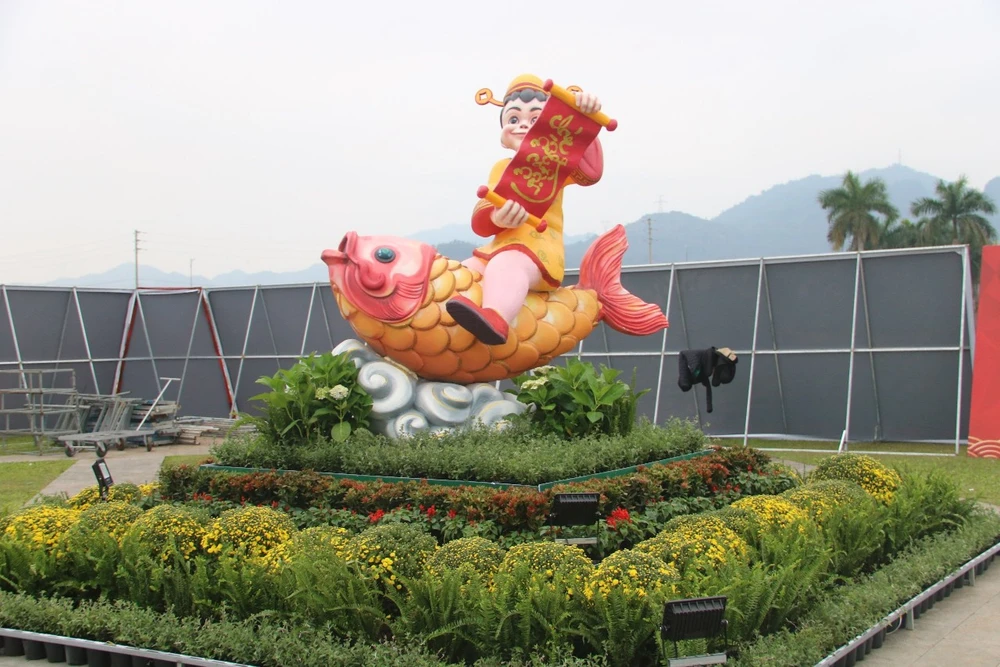 Cận cảnh linh vật rồng 'song long chầu nguyệt' ở Hòa Bình.jpg