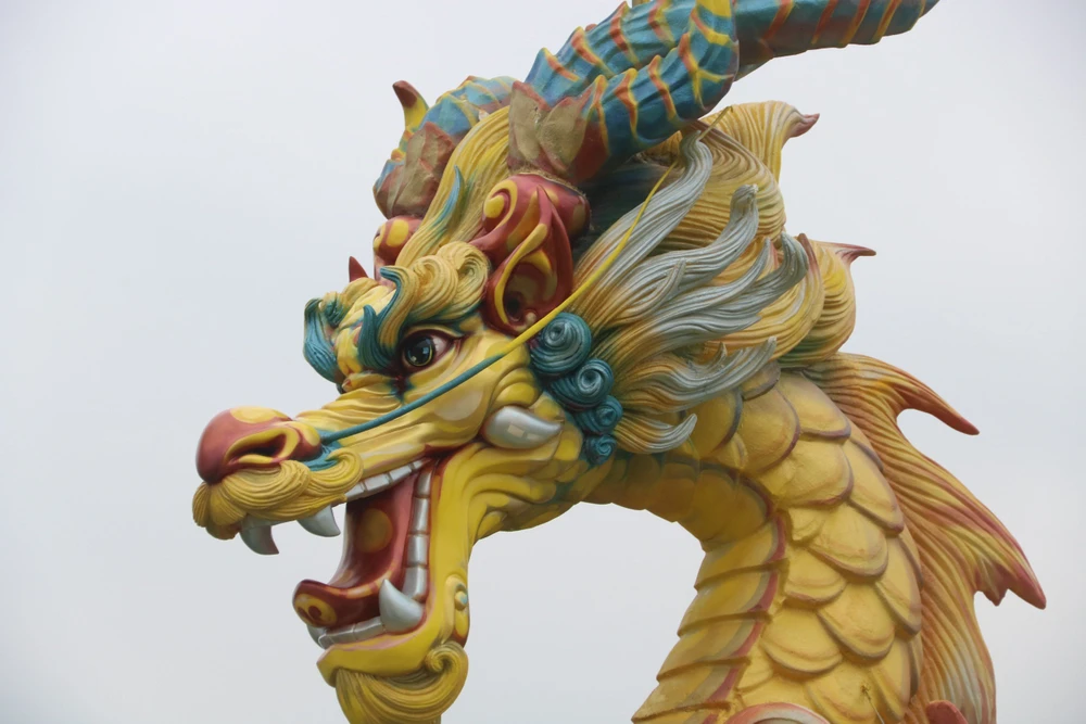 Cận cảnh linh vật rồng 'song long chầu nguyệt' ở Hòa Bình 7.jpg