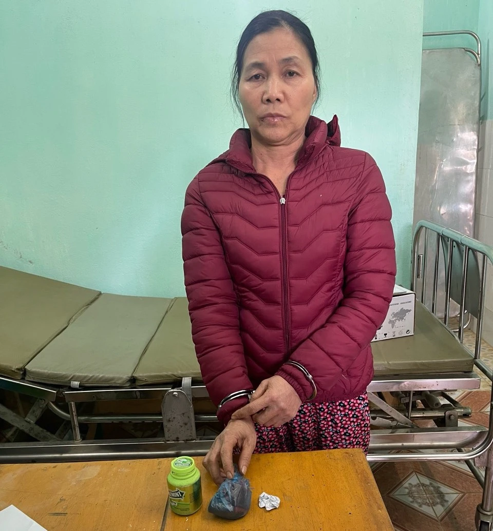 Nữ quái lắp camera, nuôi chó dữ để cảnh giới, bán ma tuý tại nhà 3.jpg