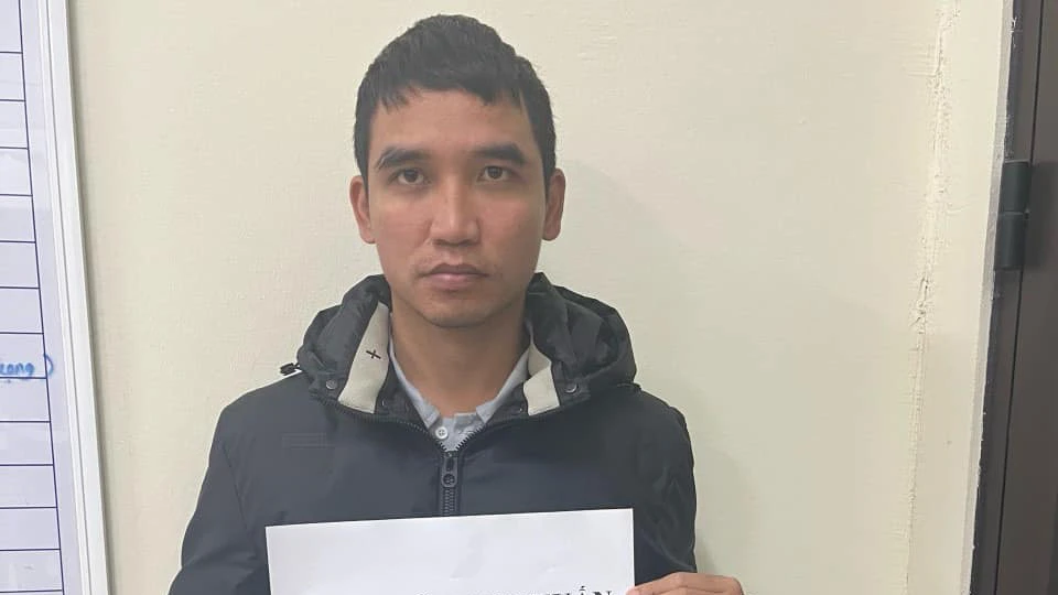 Hai người mâu thuẫn, gọi 18 thanh thiếu niên đến hỗn chiến