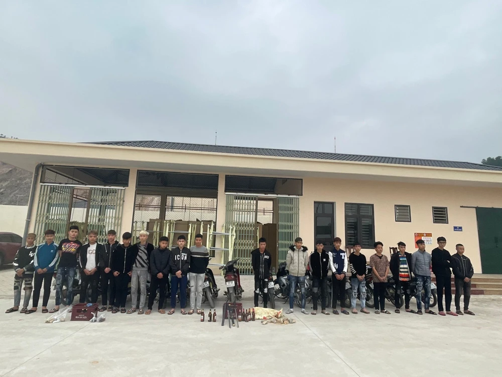 Bắt nhóm thanh niên 'ném đá nhầm' vào người đi đường, 1 người tử vong.jpg