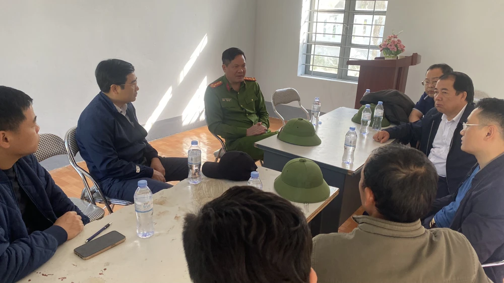 Hơn 400 cảnh sát truy tìm nghi phạm giết người ở Lai Châu.jpg