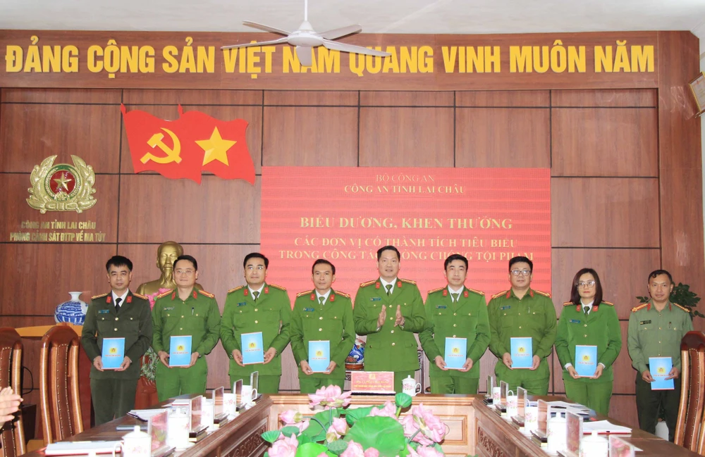 Lập nhiều thành tích, nhiều đơn vị Công an Lai Châu được khen thưởng .jpg
