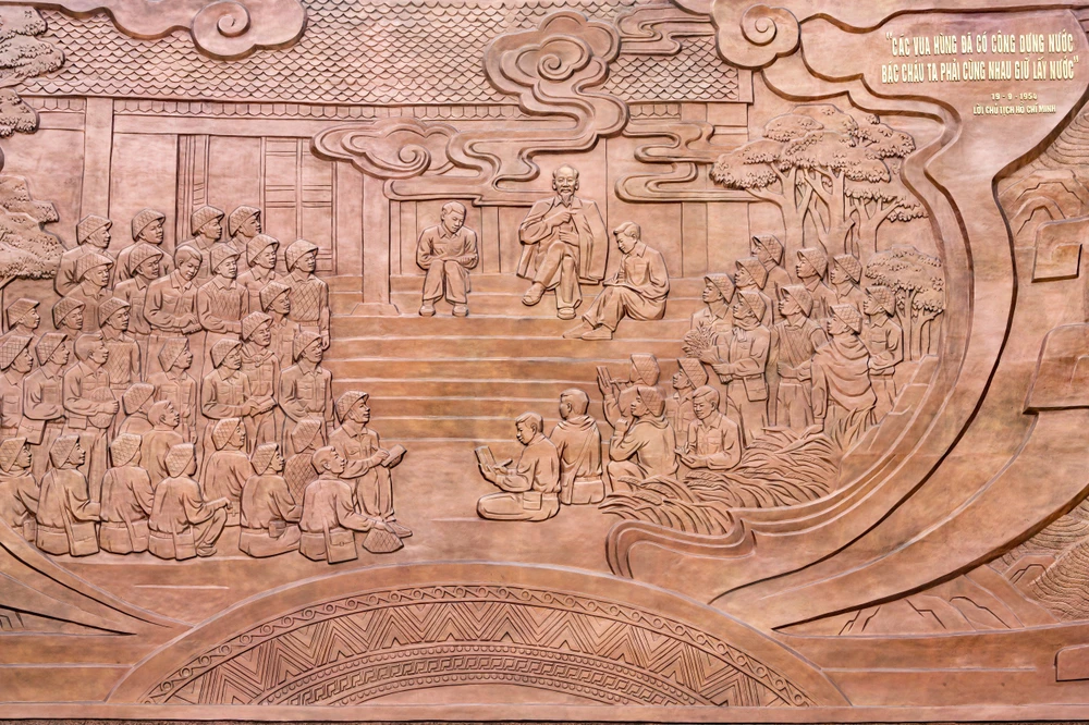 toan canh den hung truoc ngay gio to.jpg