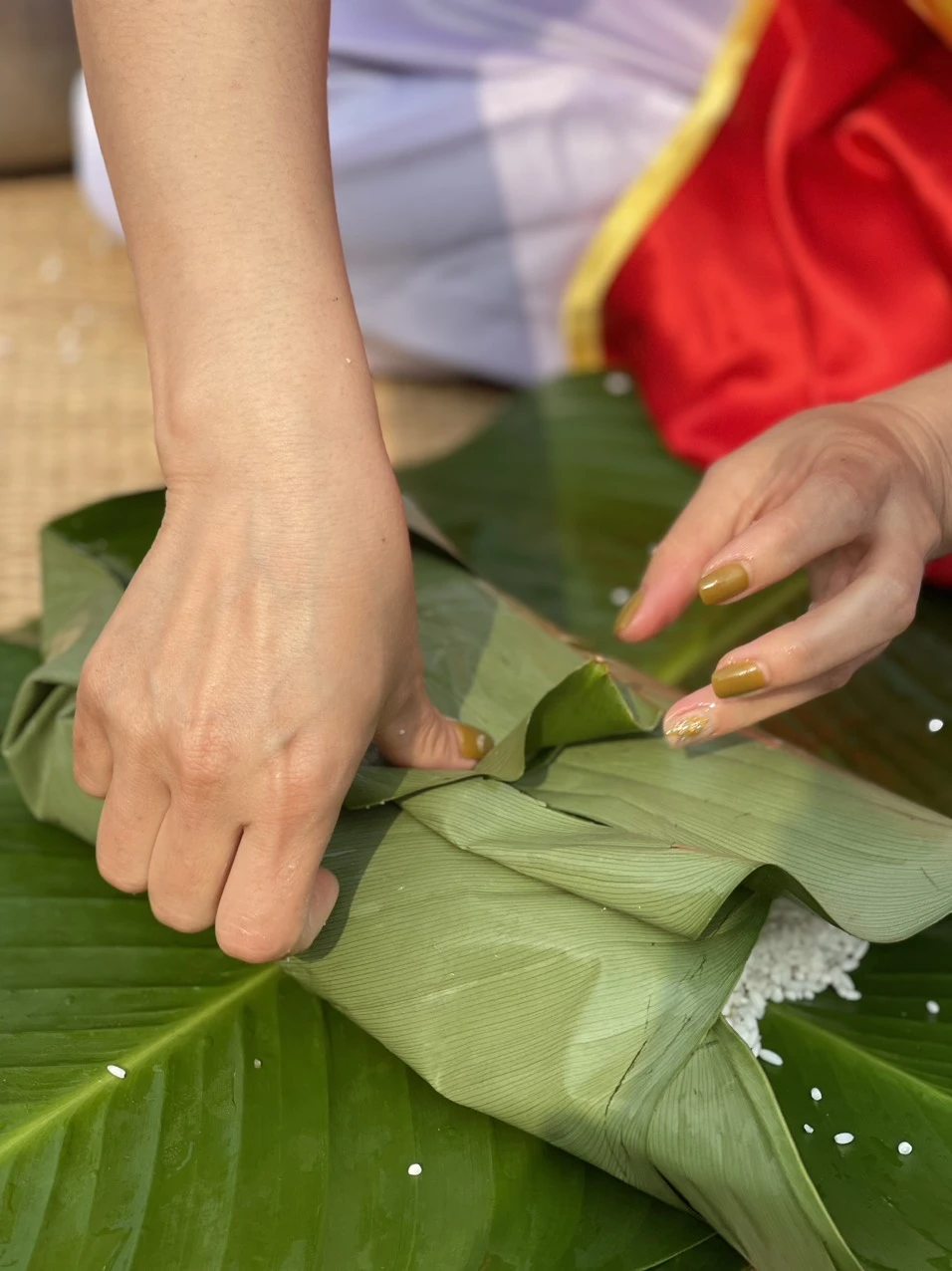 Xem 13 đội thi gói, nấu bánh chưng, giã bánh giầy dịp Giỗ Tổ Hùng Vương 11.jpg