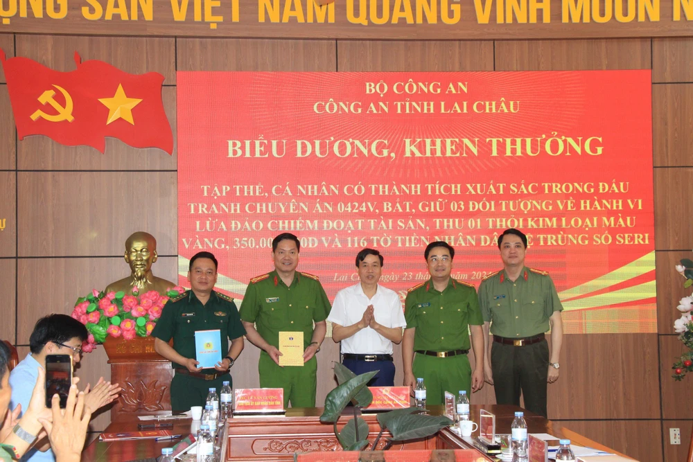 Muốn kiếm tiền nhanh, công chức địa chính bán vàng giả.jpg