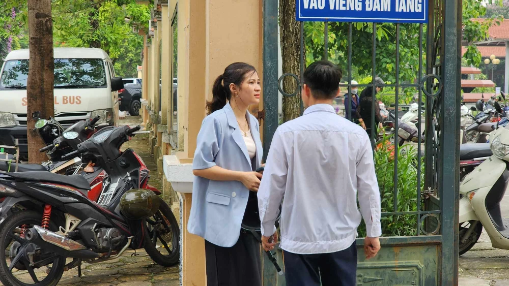 An ninh thắt chặt tại khu vực nhà tang lễ vụ cháy 14 người chết 4.jpg