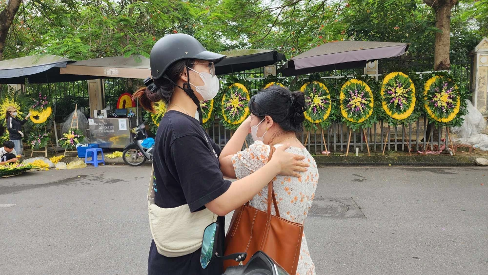 An ninh thắt chặt tại khu vực nhà tang lễ vụ cháy 14 người chết 5.jpg