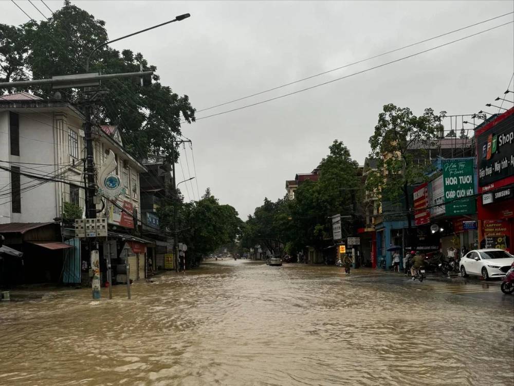 Thành phố Hà Giang mưa liên tục 3 ngày, nhiều điểm ngập sâu.jpg