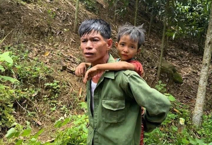 Cháu bé đi lạc ở Yên Bái sinh tồn thế nào trong rừng? 3.jpeg