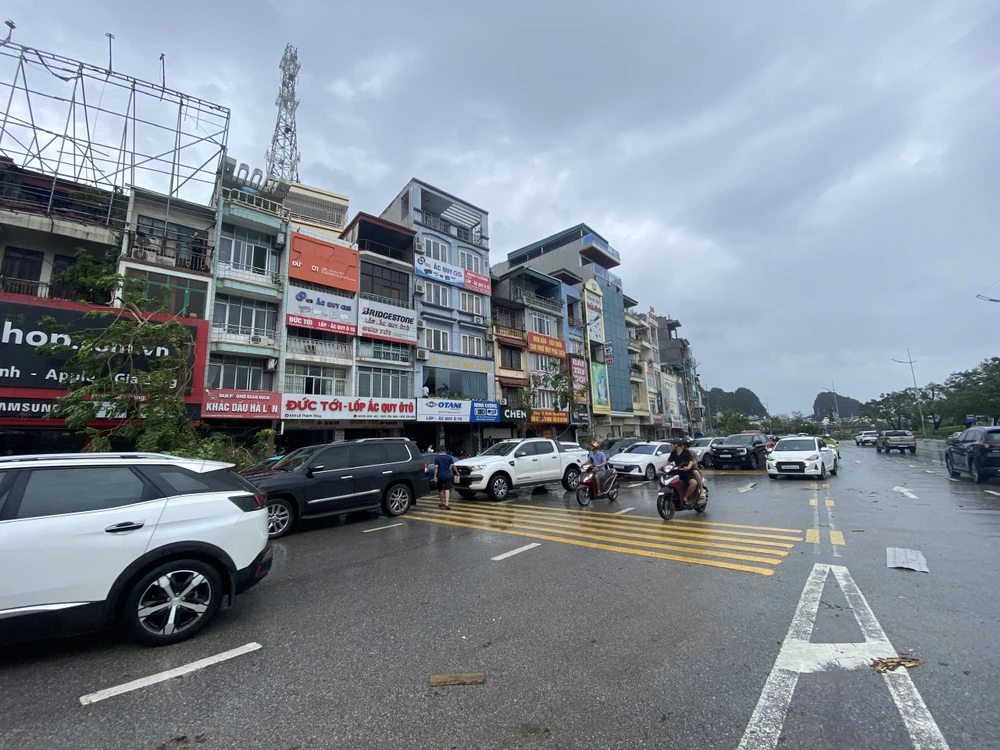 Hạ Long sau bão số 3.jpg