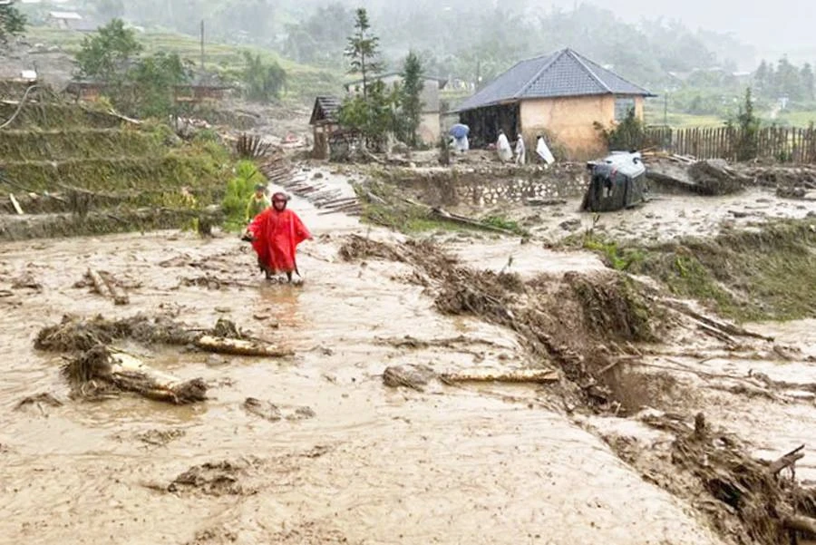 Lào Cai ban bố tình trạng khẩn cấp; tiếp tục cảnh báo mưa lớn, sạt lở đất toàn tỉnh Yên Bái 2.jpg