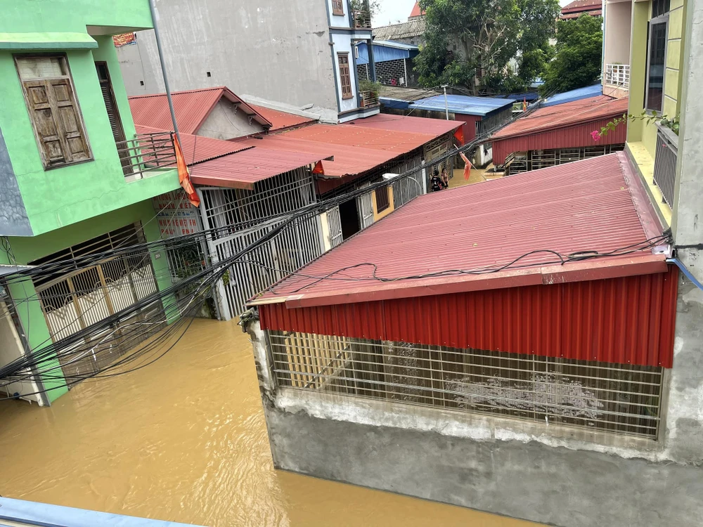 Lào Cai ban bố tình trạng khẩn cấp; tiếp tục cảnh báo mưa lớn, sạt lở đất toàn tỉnh Yên Bái 4.jpg