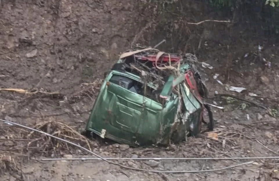 Đã tìm thấy nạn nhân thứ 3 vụ sập cầu Phong Châu.jpg