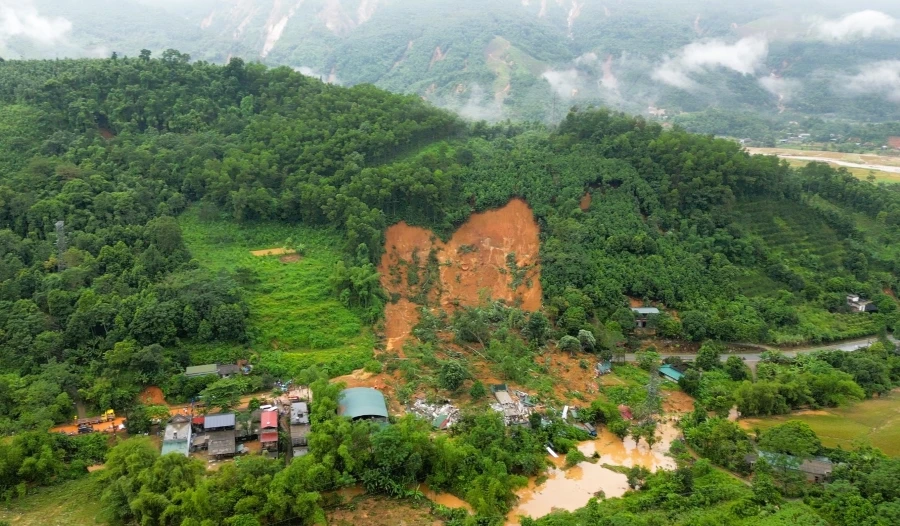 Vụ sạt lở đất ở Hà Giang Di dời khẩn cấp hơn 170 người trong đêm 2.jpeg