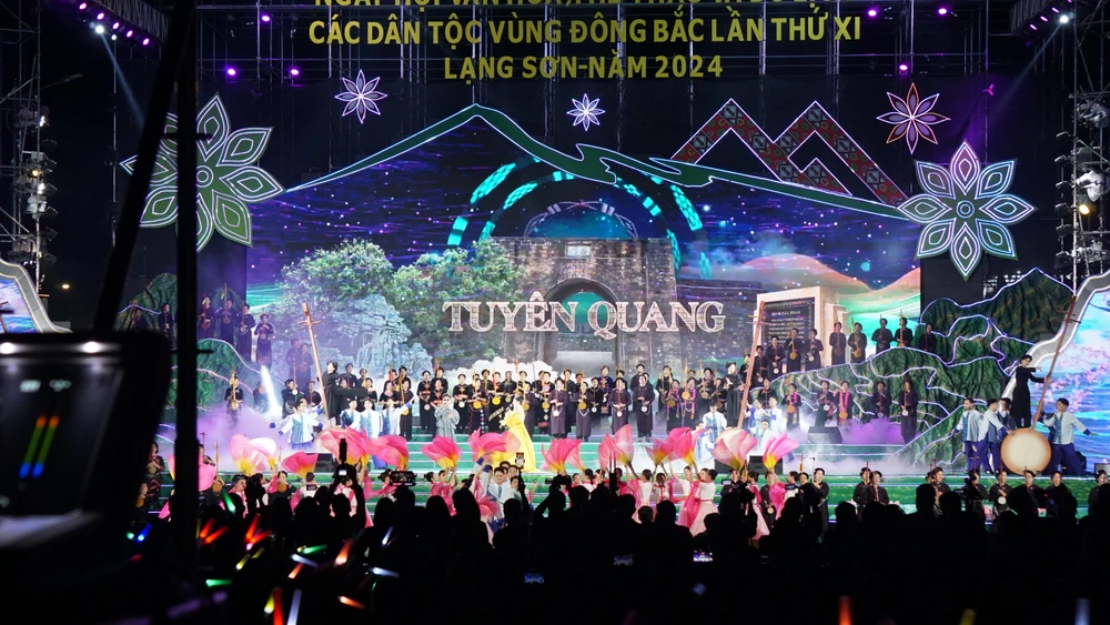 Video: Khai mạc ngày hội văn hóa các dân tộc vùng Đông Bắc lần thứ XI 3.JPG