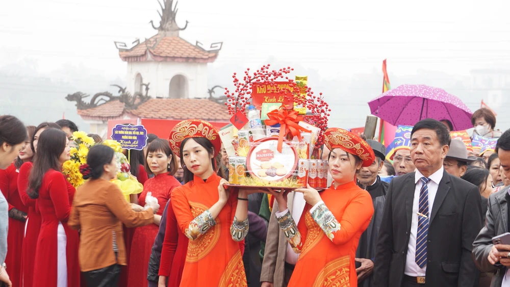 Tái hiện truyền thuyết vua Hùng dạy dân cấy lúa 6.JPG