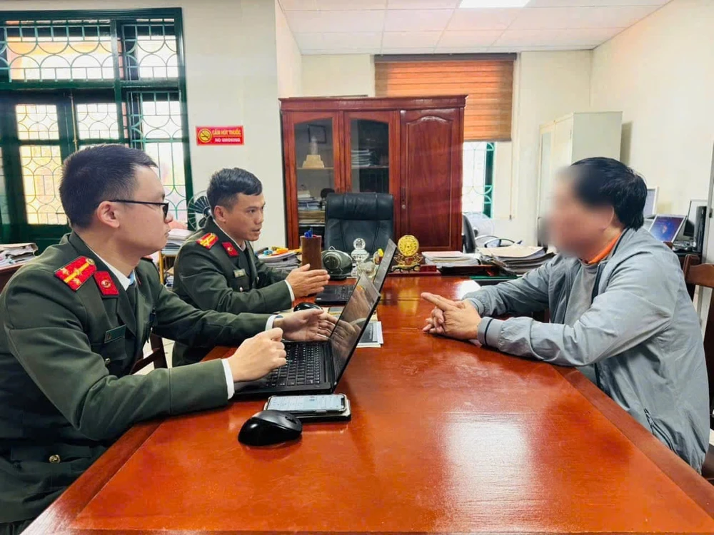 Phá rã 3 hội nhóm Zalo báo chốt CSGT tại Phú Thọ.JPG