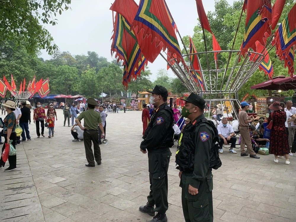 Dự báo lượng du khách về đền Hùng dịp giỗ Tổ 2025 tăng cao 3.jpg