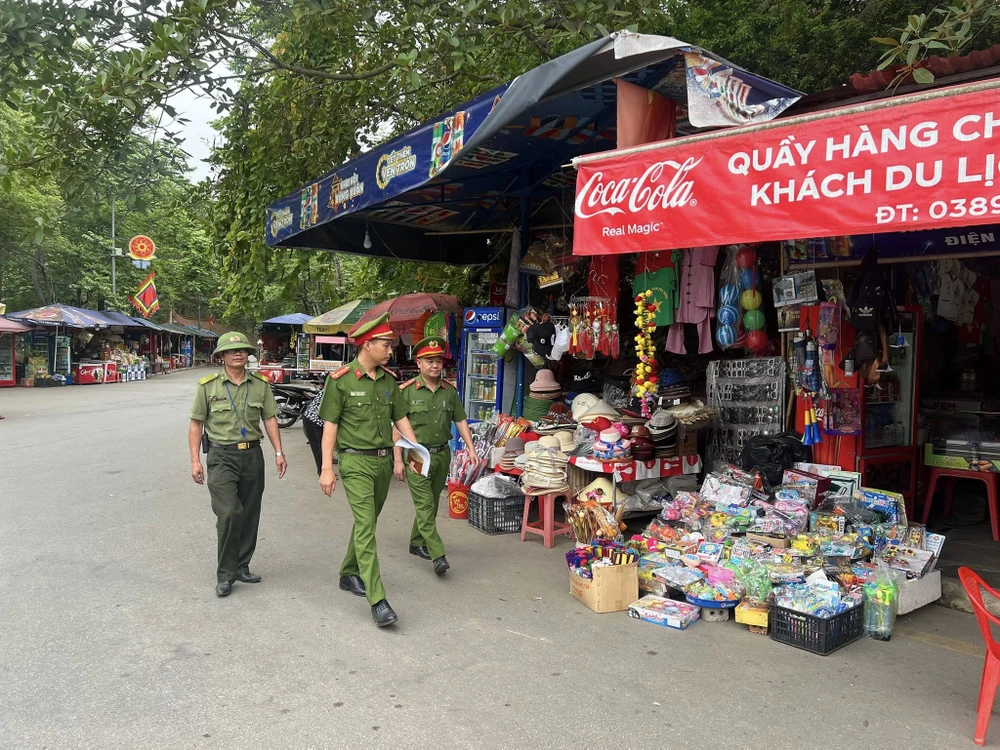 Huy động gần 1000 CBCS đảm bảo an ninh dịp Giỗ Tổ Hùng Vương 2.jpg