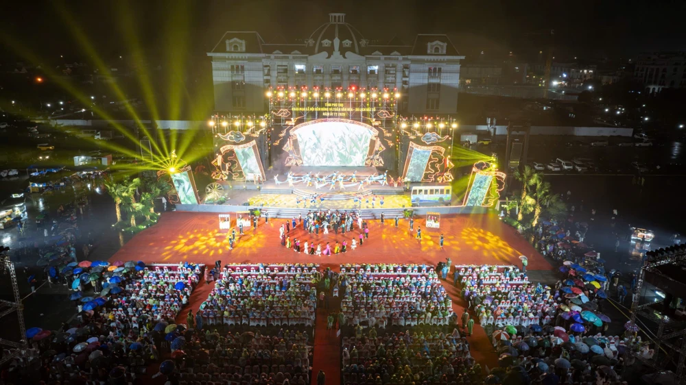 Phú Thọ khai mạc Lễ hội Đền Hùng và Tuần Văn hóa Du lịch Đất Tổ năm Ất Tỵ - 2025