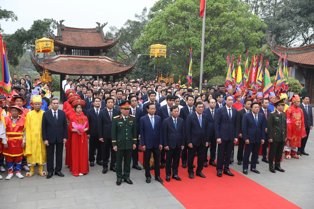 Tưởng nhớ công ơn Đức Quốc Tổ Lạc Long Quân và Tổ Mẫu Âu Cơ.jpg