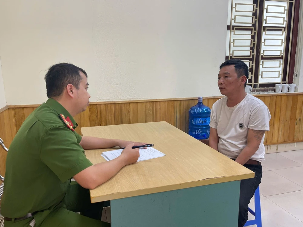 Kẻ có 3 tiền án trộm Iphone tại lễ hội Đền Đô.jpeg