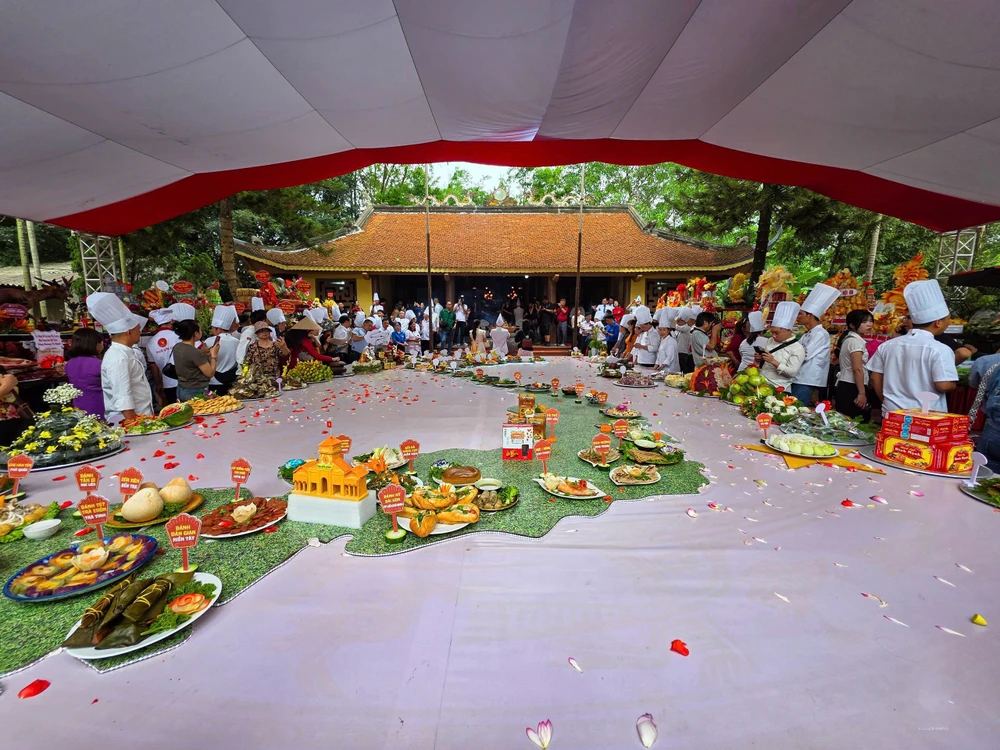 Hơn 500 nghệ nhân, đầu bếp chuẩn bị 100 mâm lễ dâng kính Hoàng tử Lang Liêu 13.jpg