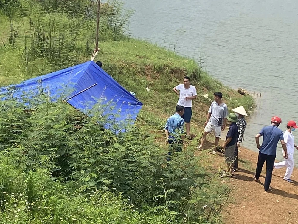 Hà Nội, Hai người đuối nước khi đi tắm đập.jpg