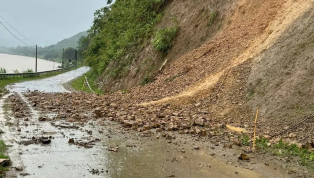 Cục Đường bộ yêu cầu loạt địa phương tập trung ứng phó mưa lũ (1).jpg