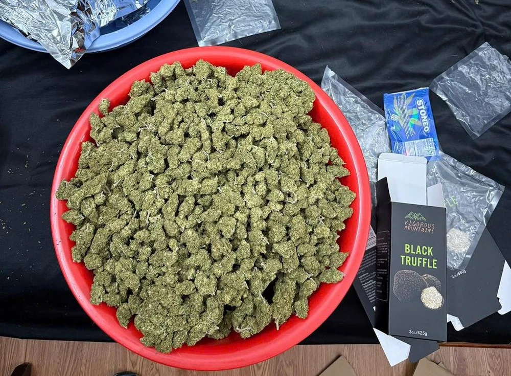 Triệt phá chuyên án ma túy “núp bóng” bánh kẹo, thu gần 10kg tang vật.jpg