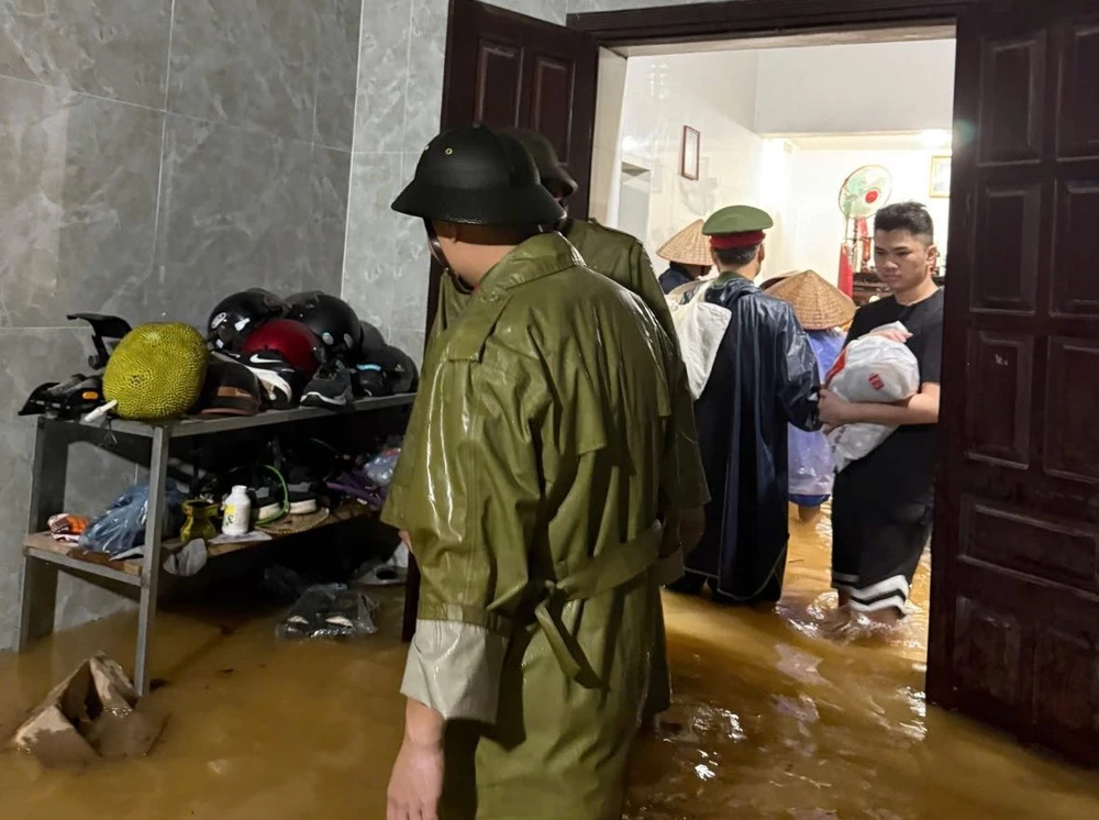 Phú Thọ, Thái Nguyên ngập cục bộ do mưa lớn 2.jpg