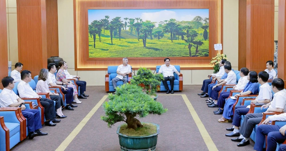 Chung tay vì an sinh xã hội, Petrovietnam trao 10 tỷ đồng cho tỉnh Phú Thọ.jpeg