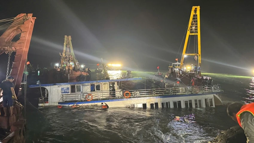 Dừng cấp phép tàu du lịch tại Quảng Ninh.jpeg