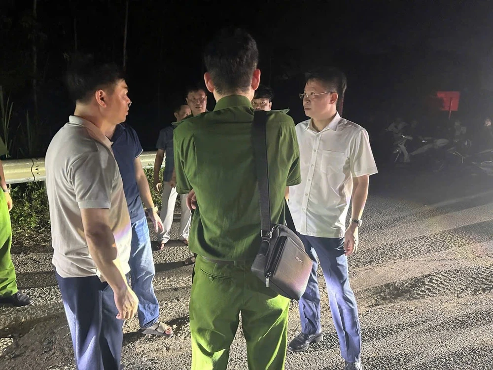 Giám đốc Công an Phú Thọ trực tiếp chỉ đạo giải cứu cô gái bị khống chế giữa đêm.jpg