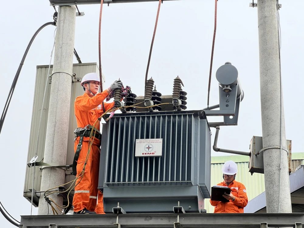 Tạm ngừng cấp điện một số khu vực để thi công đường dây 500kV Lào Cai - Vĩnh Yên.jpg