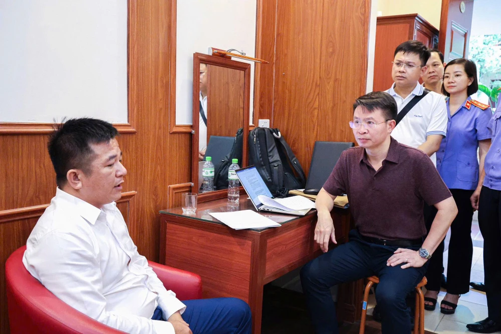 Công an đột kích hội thảo hàng trăm người, bóc trần đường dây đa cấp tiền số trái phép.jpg